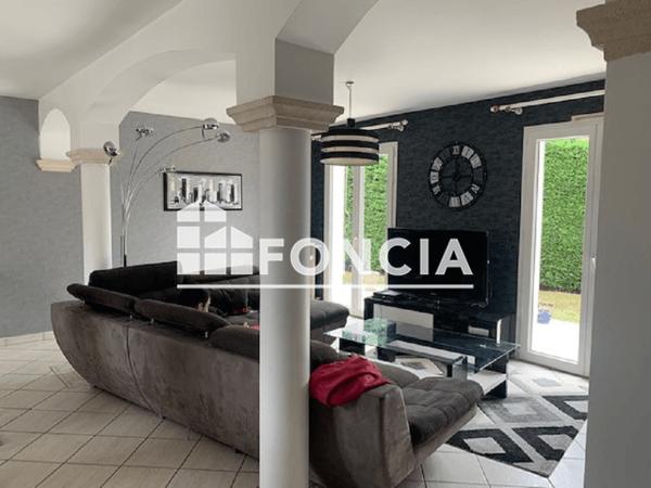 Location Maison 6 pièces 158.32 m² - 69 RUE DES SEMAILLES Agen 47000