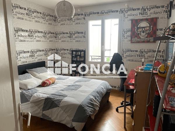 Location Maison 6 pièces 158.32 m² - 69 RUE DES SEMAILLES Agen 47000