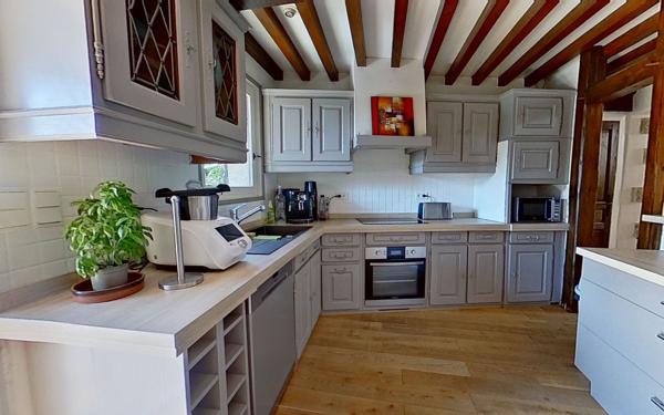 Maison à vendre    8 pièces • 327,42 m2 Limonest