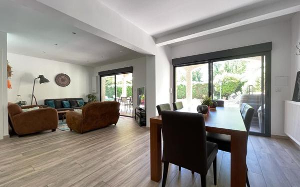 Maison à vendre    8 pièces • 327,42 m2 Limonest