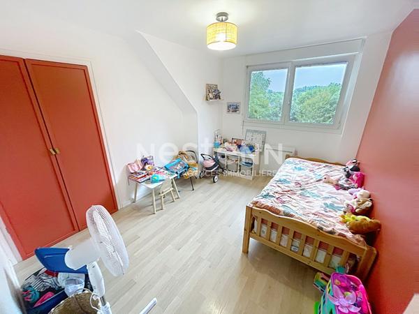 À vendre à Theix-Noyalo, maison rénovée de 166m² sur plus de 2500m² de terrain