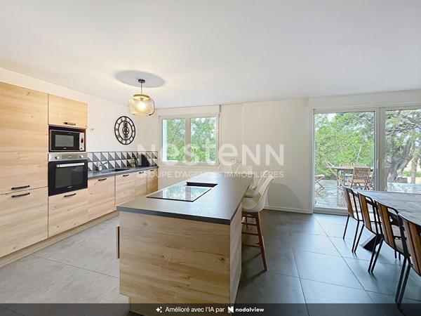 À vendre à Theix-Noyalo, maison rénovée de 166m² sur plus de 2500m² de terrain