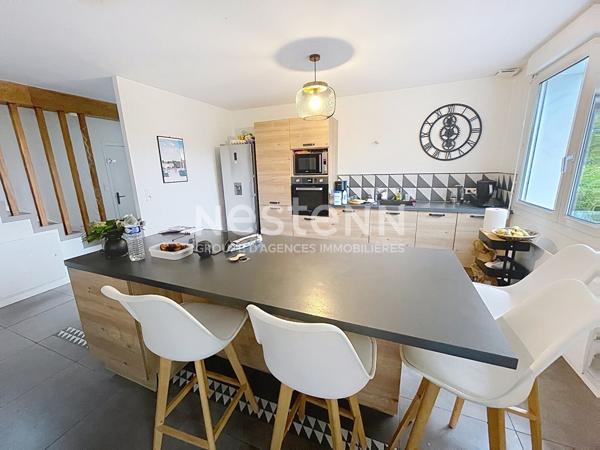 À vendre à Theix-Noyalo, maison rénovée de 166m² sur plus de 2500m² de terrain