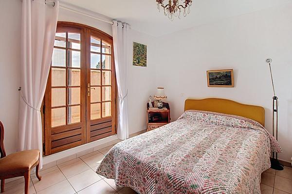 MAISON FAMILIALE A VENDRE - LES ARCS 187m² + DOUBLE GARAGE + PISCINE 10x5m