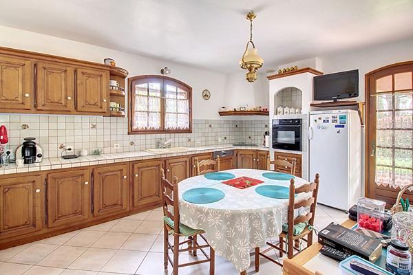 MAISON FAMILIALE A VENDRE - LES ARCS 187m² + DOUBLE GARAGE + PISCINE 10x5m