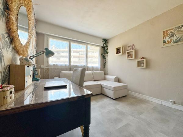 Appartement T4 avec terrasse, garage et cave extérieur - Proche La Hotoie