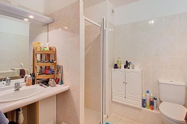 A VENDRE FLAYOSC Studio vendu loué avec TERRASSE