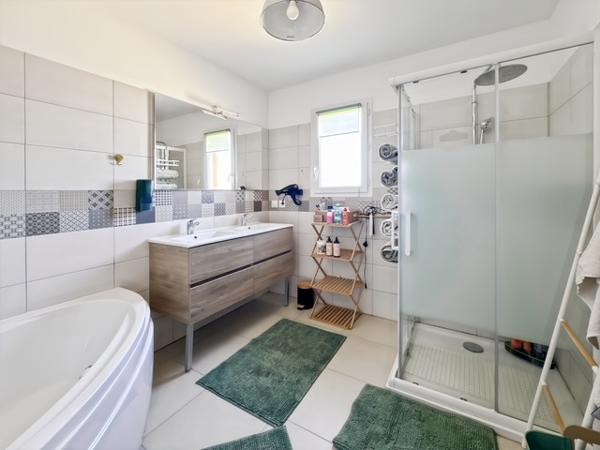 Allauch (13190) Maison dans un petit lotissement à Allauch le logis neuf calme absolu.