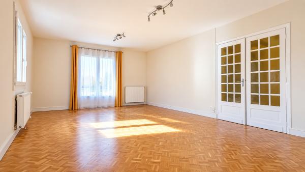 À Saint-Yrieix-sur-Charente, une maison des années 70 entièrement rénovée