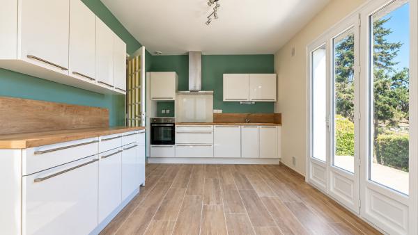 À Saint-Yrieix-sur-Charente, une maison des années 70 entièrement rénovée