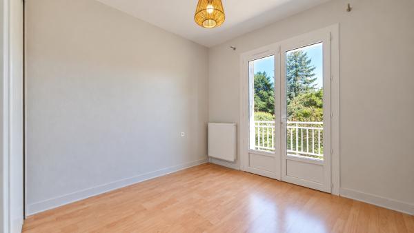 À Saint-Yrieix-sur-Charente, une maison des années 70 entièrement rénovée