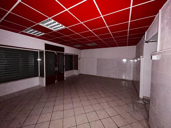 Local Commercial de 85 m² en Centre-Ville de Cavaillon avec cave en sous-sol