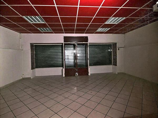 Local Commercial de 85 m² en Centre-Ville de Cavaillon avec cave en sous-sol