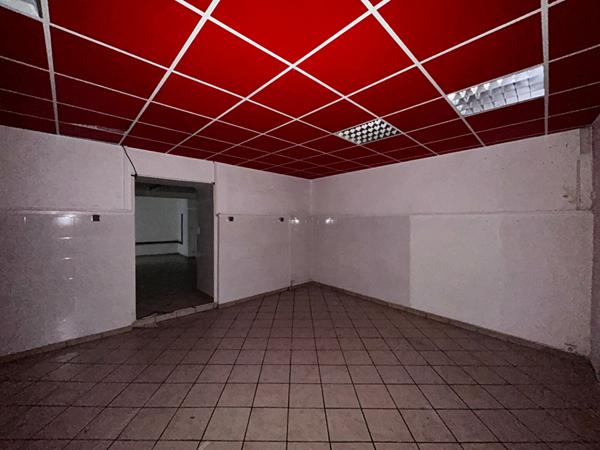 Local Commercial de 85 m² en Centre-Ville de Cavaillon avec cave en sous-sol