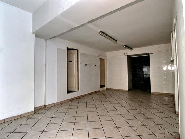 Local Commercial de 85 m² en Centre-Ville de Cavaillon avec cave en sous-sol