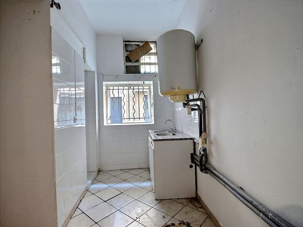 Local Commercial de 85 m² en Centre-Ville de Cavaillon avec cave en sous-sol