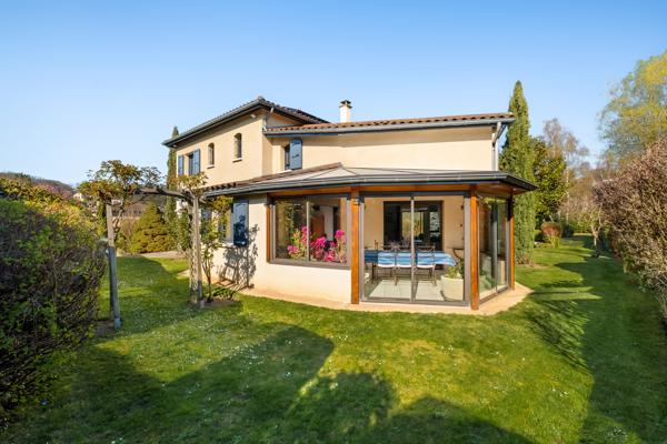 Tassin Maison familiale de 234 m2 avec un magnifique jardin de 1969 m2