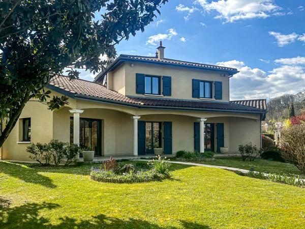 Tassin Maison familiale de 234 m2 avec un magnifique jardin de 1969 m2