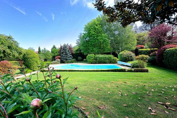 Tassin Maison familiale de 234 m2 avec un magnifique jardin de 1969 m2