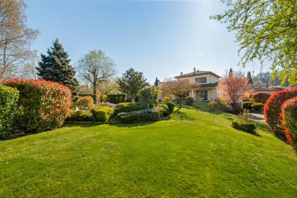 Tassin Maison familiale de 234 m2 avec un magnifique jardin de 1969 m2