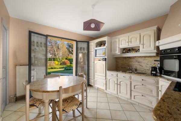 Tassin Maison familiale de 234 m2 avec un magnifique jardin de 1969 m2