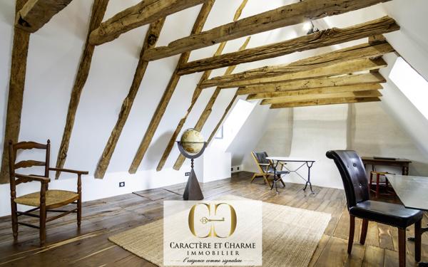 Rocamadour (46500) Propriété Lotoise restaurée : Piscine - Dépendances - 8 hectares - Box chevaux.