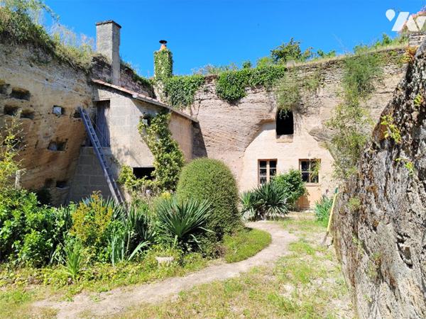 Habitat troglodytique  - Doué 