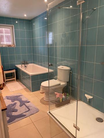 Maison spacieuse avec annexe, garages, parc et piscine Néré (17510)