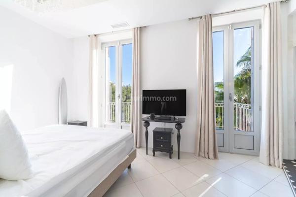 Vente Villa 7 pièces 400 m2 à Vallauris