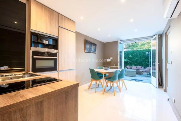 Vente Villa 7 pièces 400 m2 à Vallauris