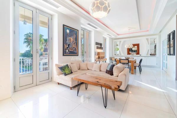 Vente Villa 7 pièces 400 m2 à Vallauris