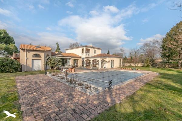 Maison à vendre |                                       Gradignan |                                        9 pièces  |  303 m²