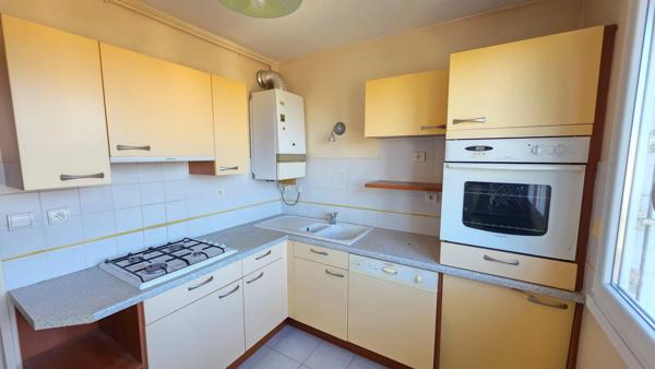 EXCLUSIVITE QUARTIER SAINT ANNE APPARTEMENT DE TYPE 2 AVEC ASCENSEUR - BALCON - GARAGE ET CAVE