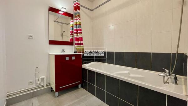 Appartement 3 pièces – 63 m² environ à Saint-Nazaire (ref : 77650SN)