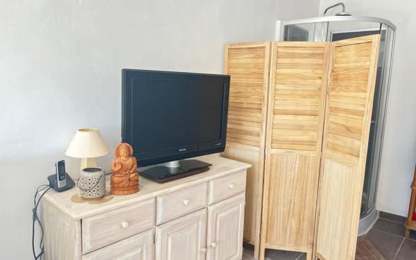 Maison à vendre    2 pièces •  Roquefort-les-Pins