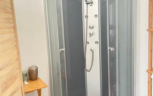 Maison à vendre    2 pièces •  Roquefort-les-Pins