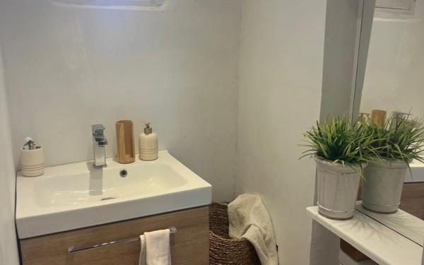 Maison à vendre    2 pièces •  Roquefort-les-Pins