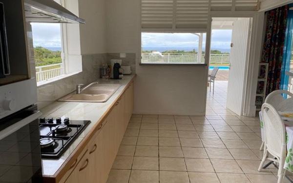 Maison à louer    4 pièces •  Saint-François