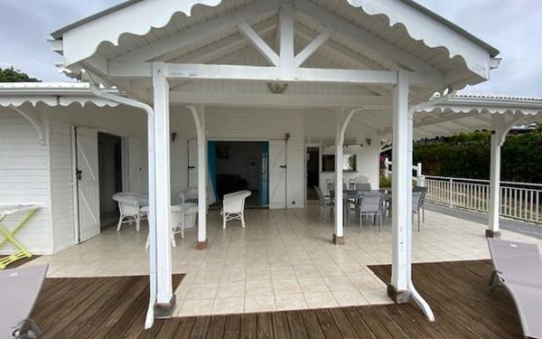 Maison à louer    4 pièces •  Saint-François