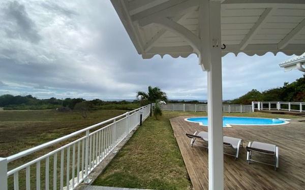 Maison à louer    4 pièces •  Saint-François