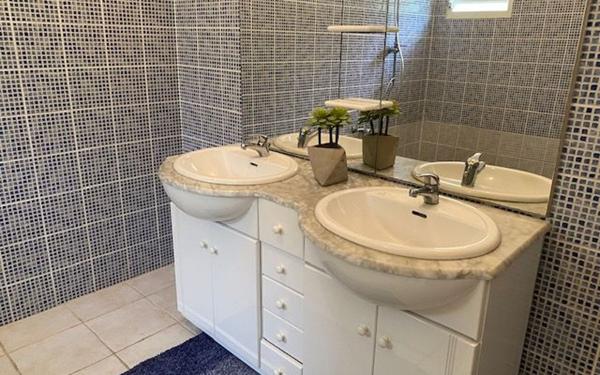 Maison à louer    4 pièces •  Saint-François