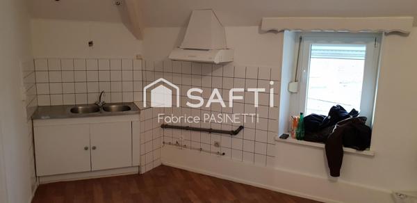 Immeuble :3 logements loués + 1 à créer Idéal investisseur A saisir