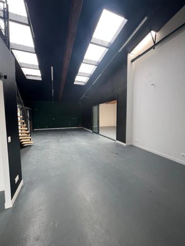 Local d’activité 200m² avec double atelier et bureaux SAINT VIVIEN - La Rochelle (17)