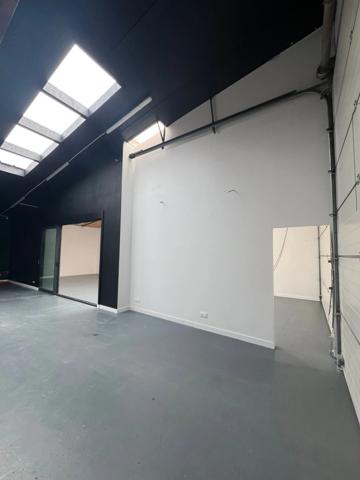 Local d’activité 200m² avec double atelier et bureaux SAINT VIVIEN - La Rochelle (17)