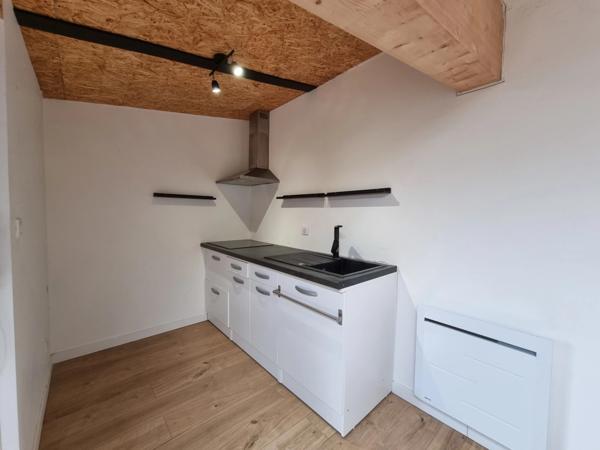 Local d’activité 200m² avec double atelier et bureaux SAINT VIVIEN - La Rochelle (17)