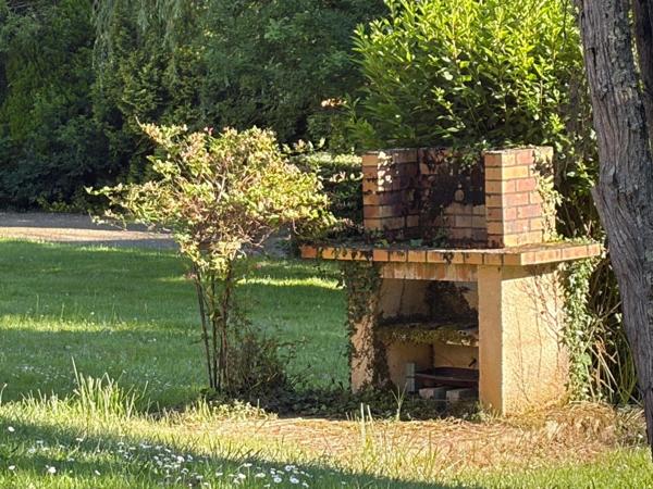 PLAISANCE DU GERS(32) sur les coteaux, PROPRIETE D ARCHITECTE 1965 sur 2HA, Dépendances, un peu cachée , VUE Pyrénées et bois, sans vis à vis, CALME,