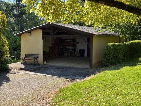 PLAISANCE DU GERS(32) sur les coteaux, PROPRIETE D ARCHITECTE 1965 sur 2HA, Dépendances, un peu cachée , VUE Pyrénées et bois, sans vis à vis, CALME,