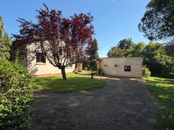 PLAISANCE DU GERS(32) sur les coteaux, PROPRIETE D ARCHITECTE 1965 sur 2HA, Dépendances, un peu cachée , VUE Pyrénées et bois, sans vis à vis, CALME,