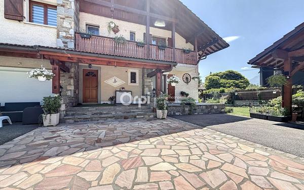 Maison à vendre    6 pièces •  Albertville