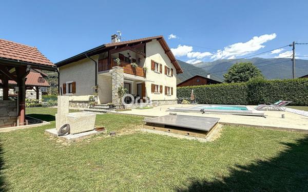 Maison à vendre    6 pièces •  Albertville